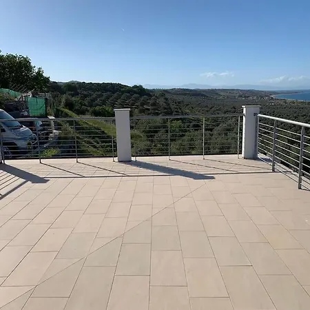 Casa Vista Mare-lato Est مانداتوريسيو مارينا